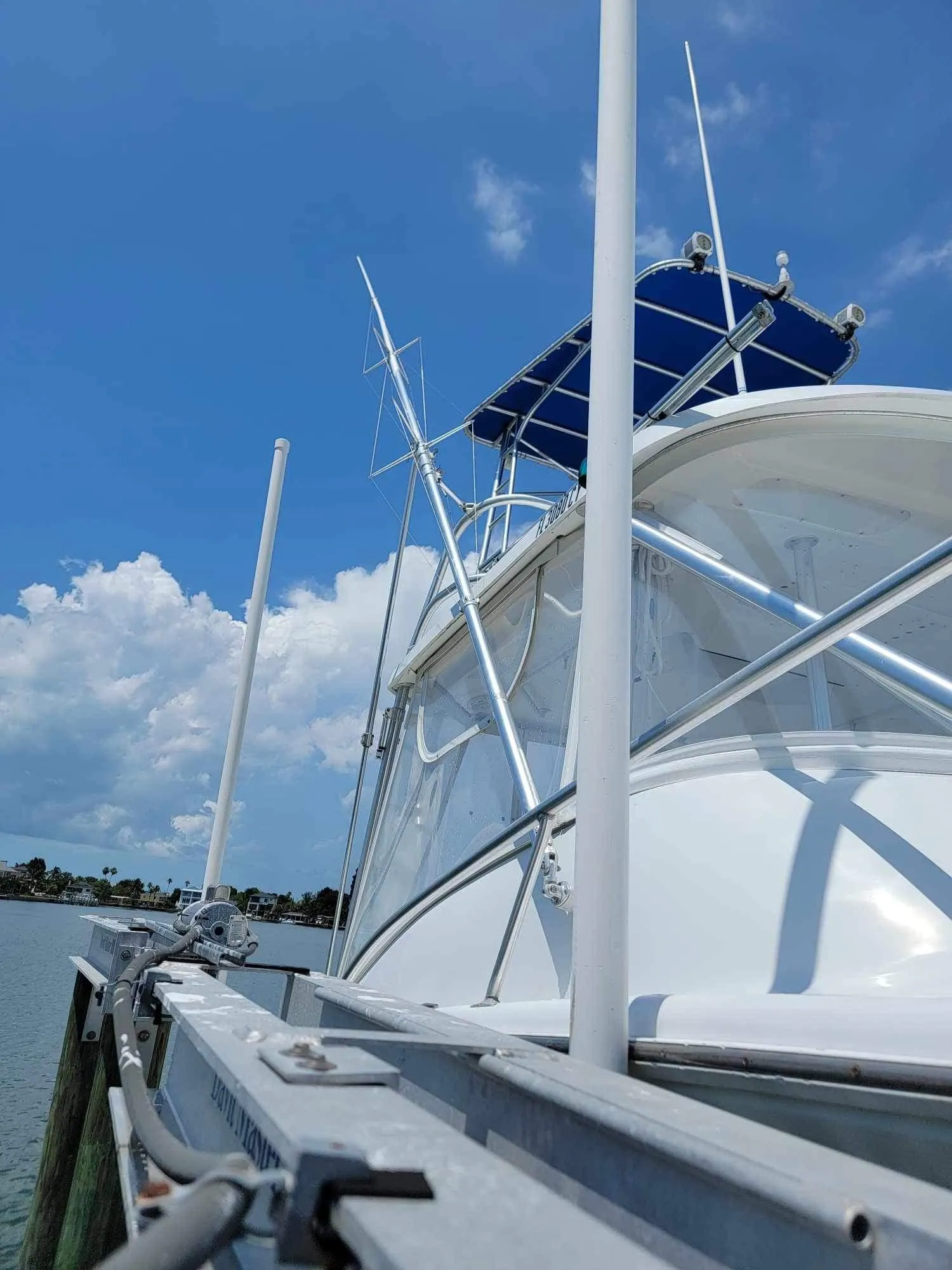 1997 Luhrs 32 Open photo 7