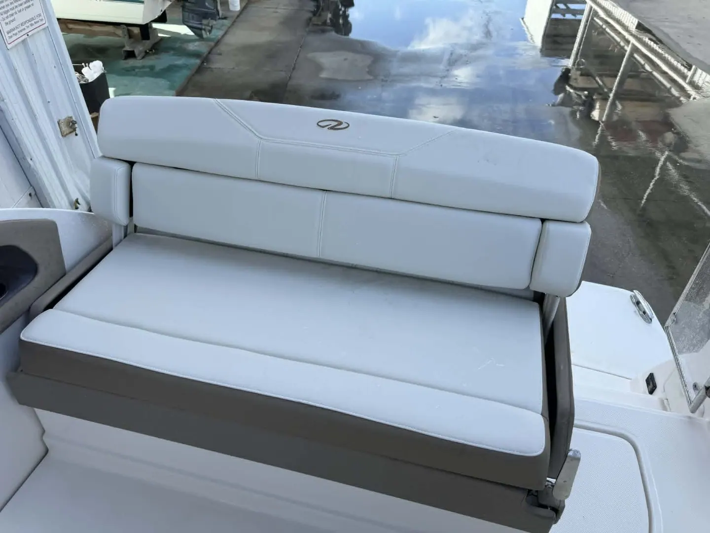 2016 Regal 28 Express photo 2
