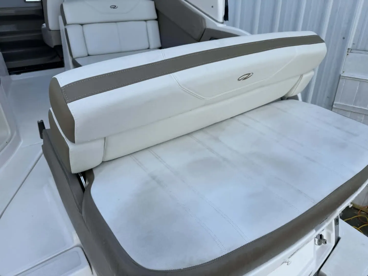 2016 Regal 28 Express photo 5