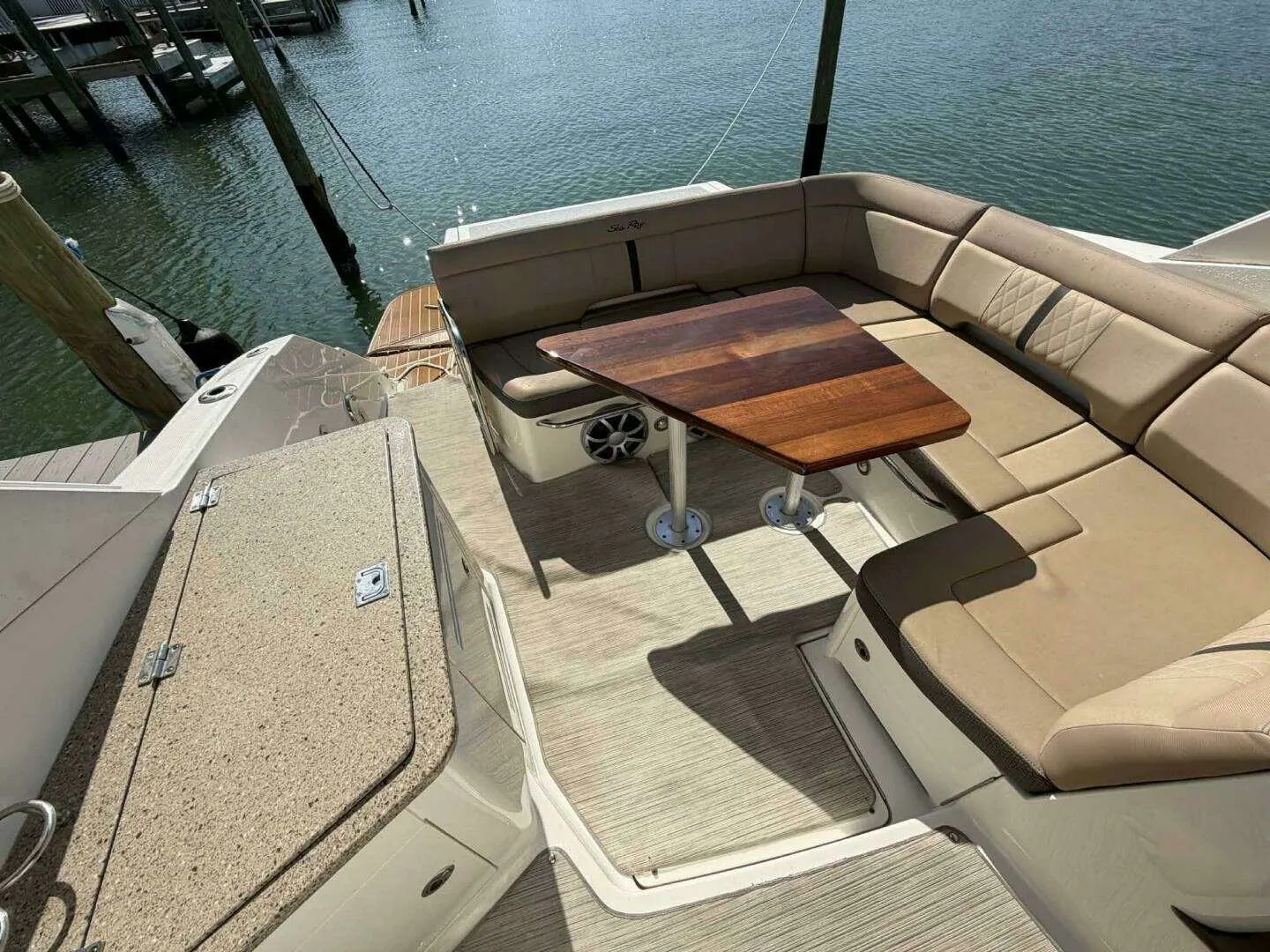 2016 Sea Ray 350 Sundancer photo 10
