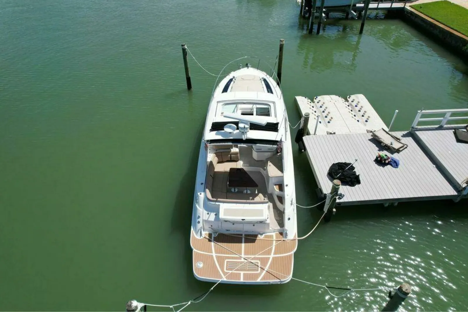 2016 Sea Ray 350 Sundancer photo 11