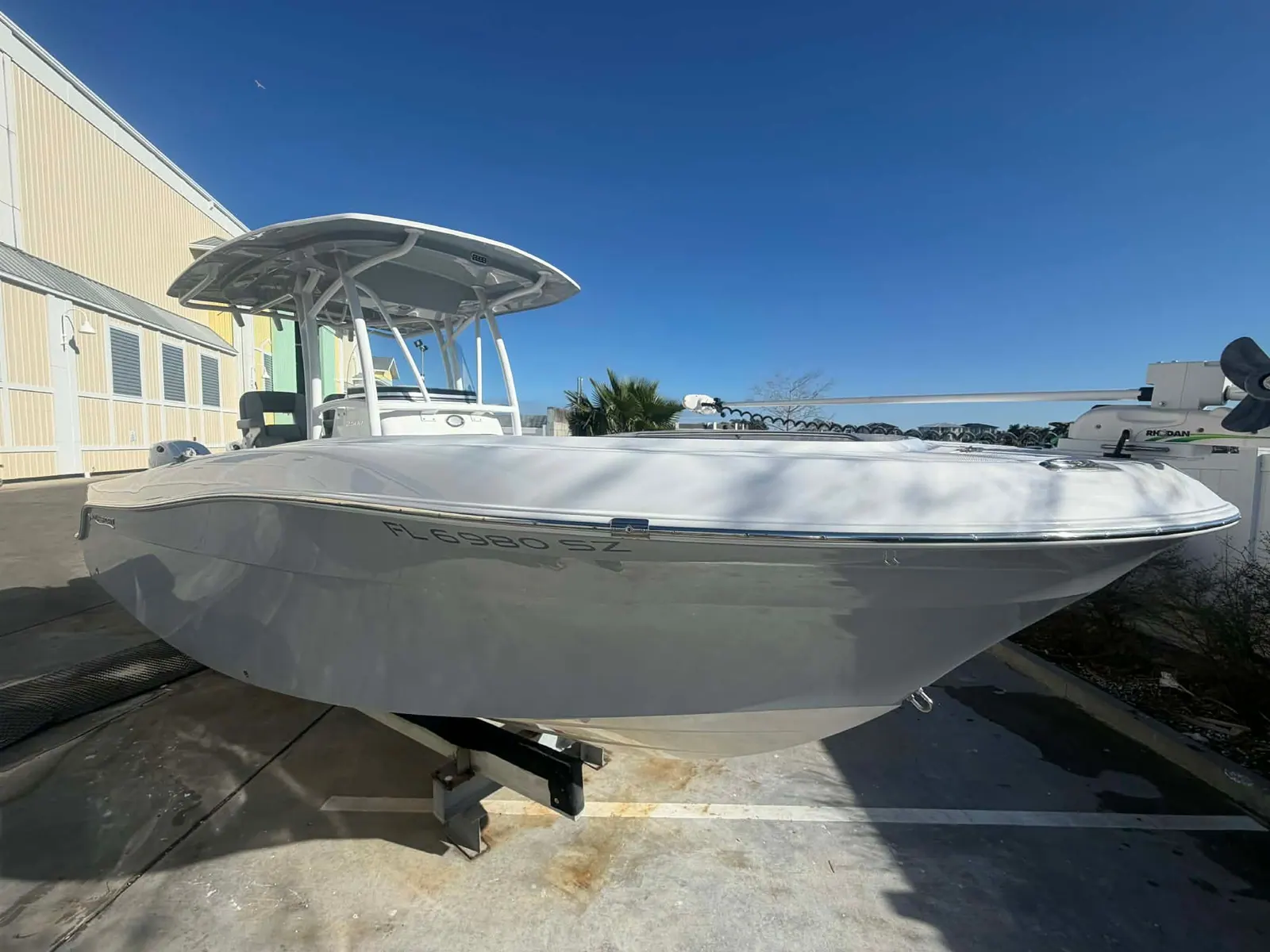 2021 Aquasport 2500 Center Console photo 2
