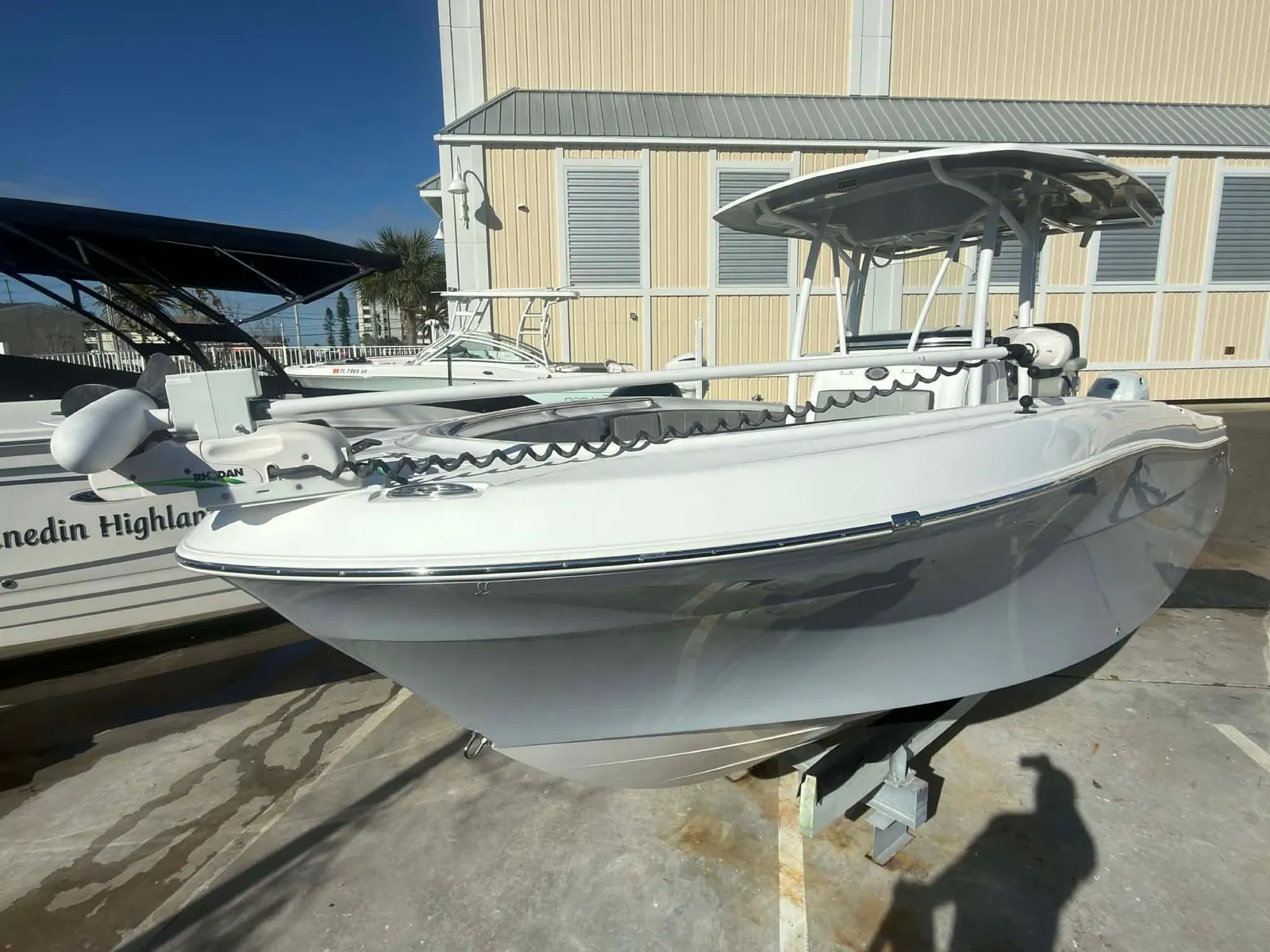 2021 Aquasport 2500 Center Console photo 3