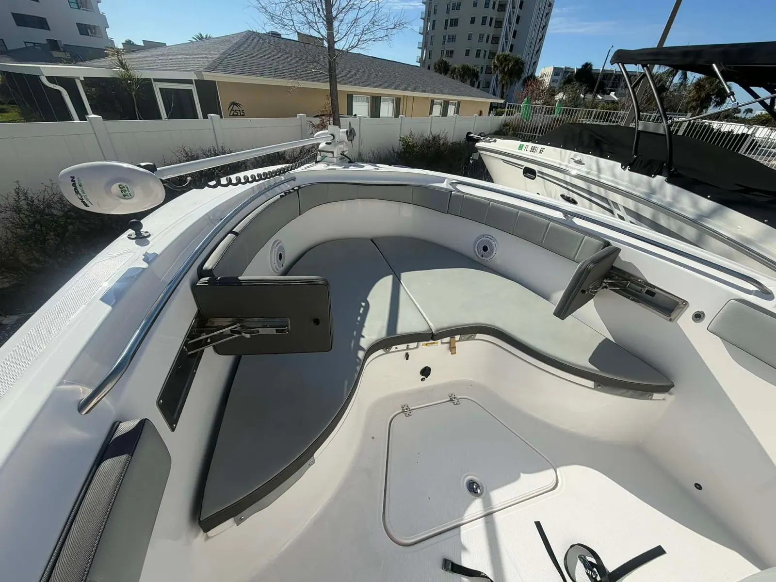 2021 Aquasport 2500 Center Console photo 8