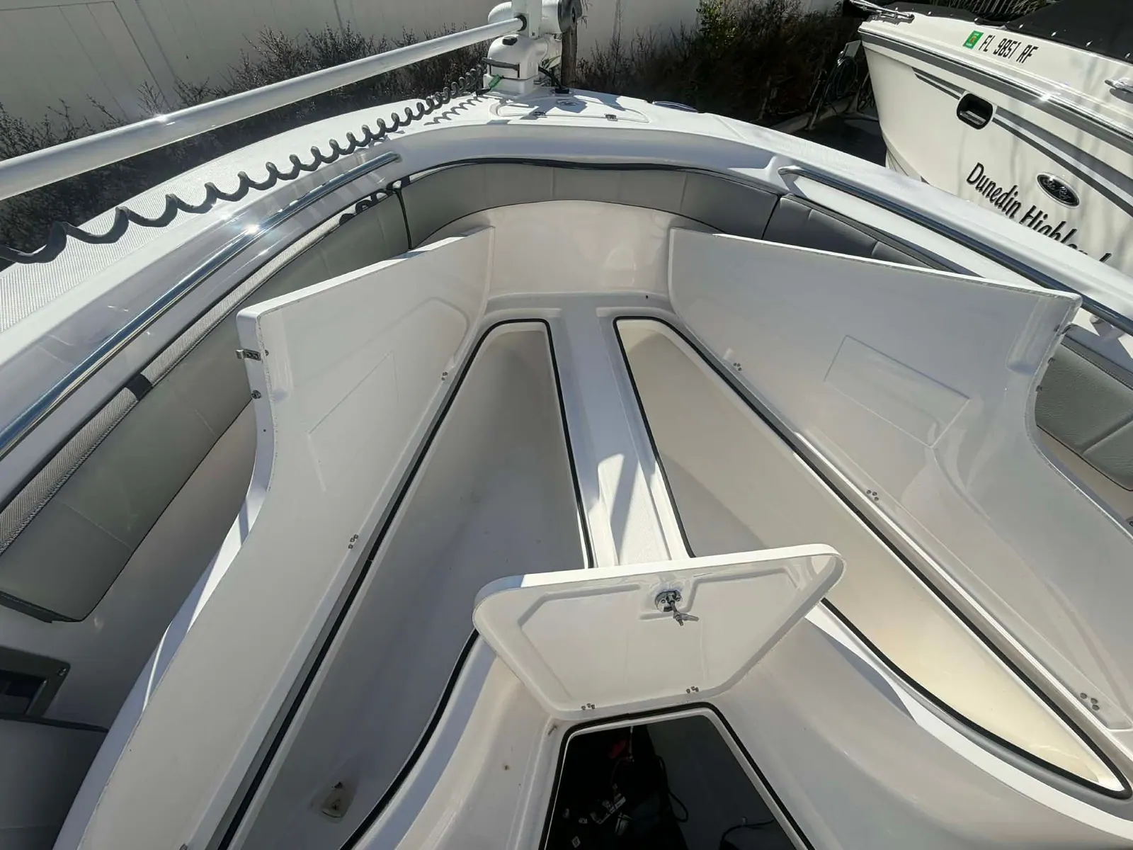 2021 Aquasport 2500 Center Console photo 9