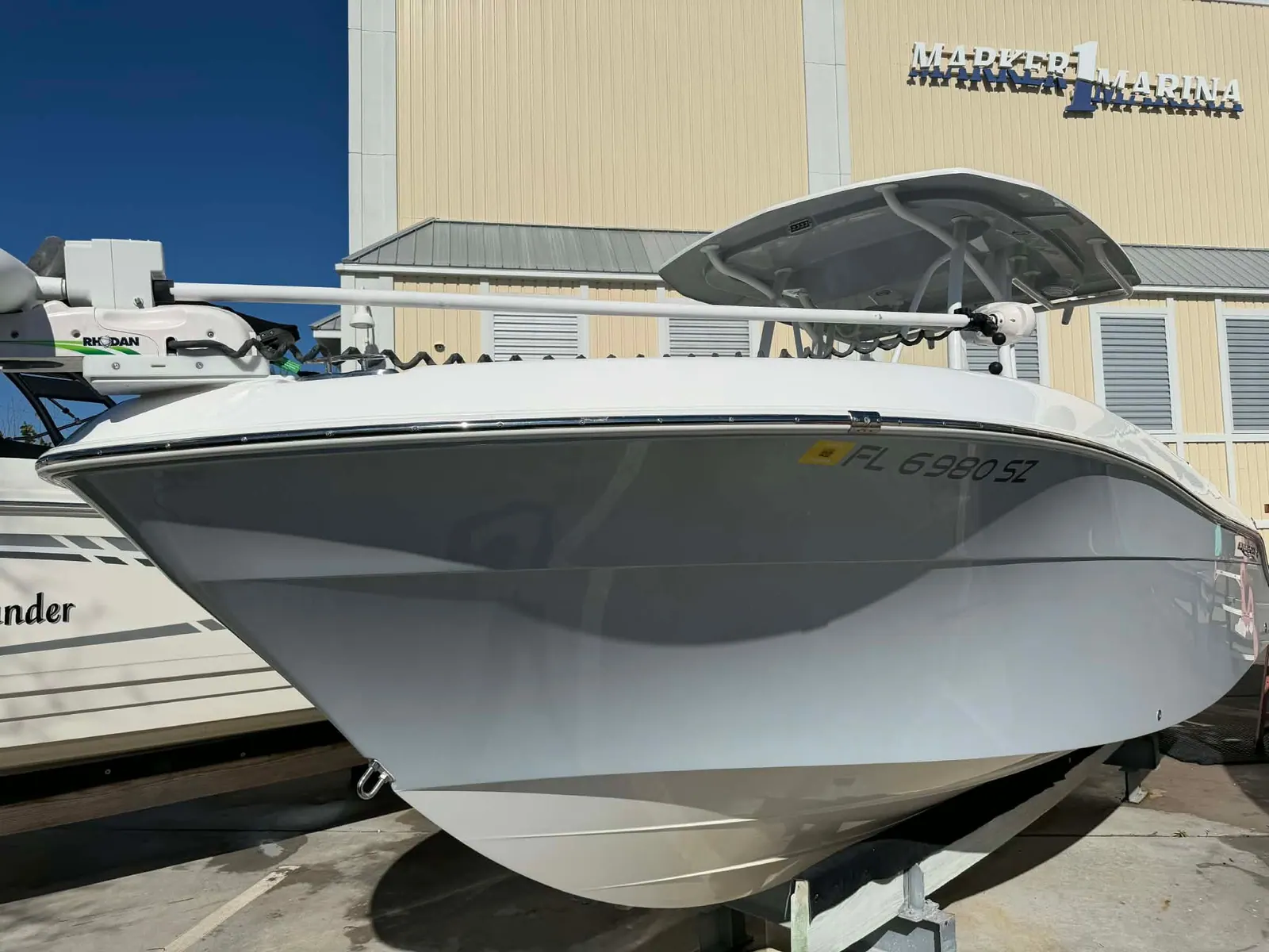 2021 Aquasport 2500 Center Console photo 11
